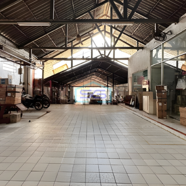 Dijual Cepat Ruko Lokasi di Matraman Jakarta Timur Luas Tanah 564m2-2