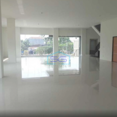 Dijual Ruang Usaha Lokasi di Matraman Jakarta Timur Luas Tanah 759m2