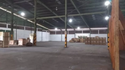 Disewakan gudang di Pegangsaan 2 luas bangunan 4500 meter