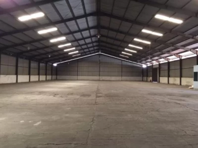 Disewakan gudang di pondok ungu jl raya bekasi luas 2000m