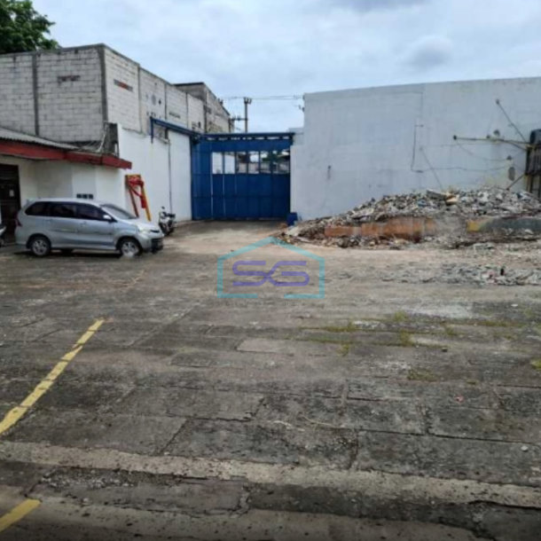 Dijual Cepat Gudang Lokasi Strategis Di Jakarta Barat Luas Bangunan  2000 m²-2