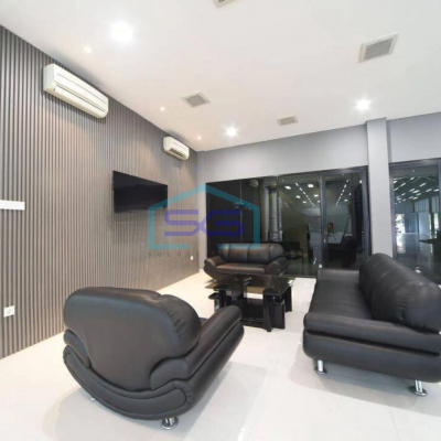 Dijual Gedung Bagus Cocok Untuk Showroom, Kantor, Cafe di Gatot Subroto
