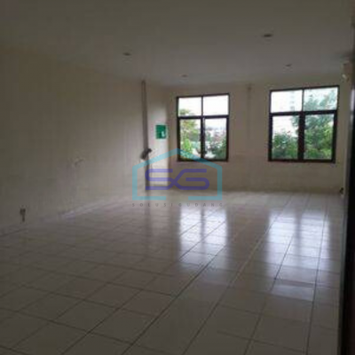 Disewa Ruko Premium Lokasi Strategis di Gatot Subroto