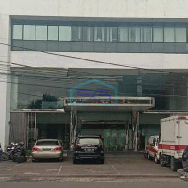 Dijual Gedung kokoh dan bagus cocok untuk Dealer di Ahmad Yani, Bandung-2