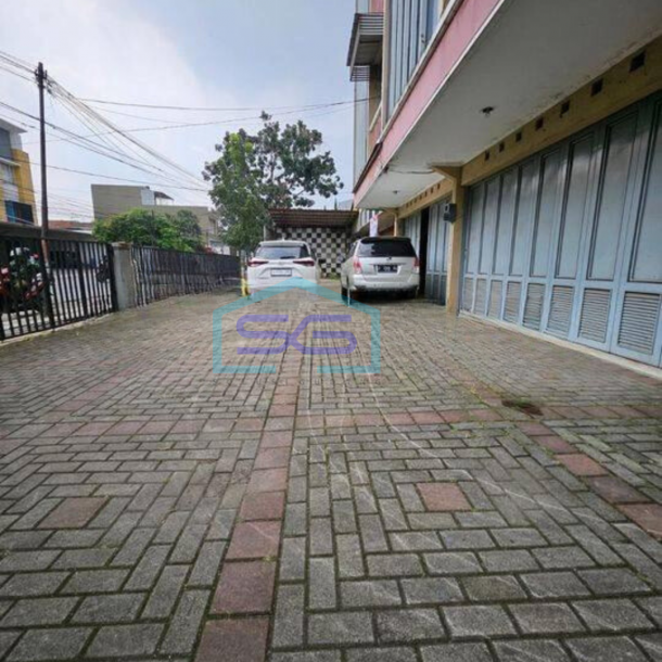 Disewa Ruko Cocok Untuk Usaha Lokasi Strategis Mainroad Holis, Bandung-2