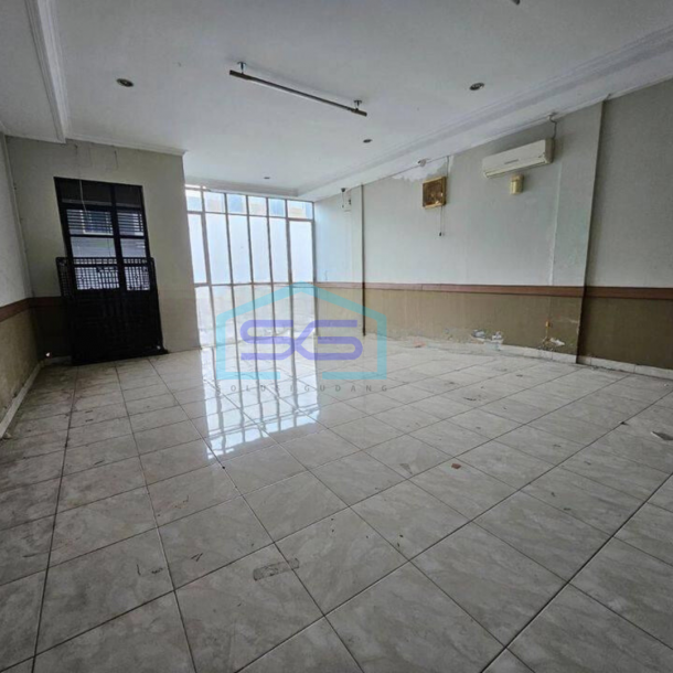 Disewa Ruko Cocok Untuk Usaha Lokasi Strategis Mainroad Holis, Bandung-1