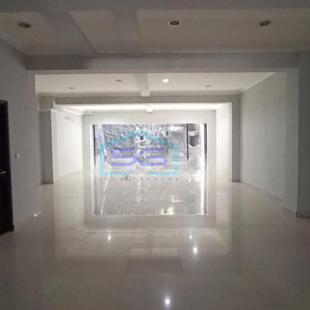 Disewa Gedung Luxurious Cocok Usaha di Mainroad Surya Sumantri-1