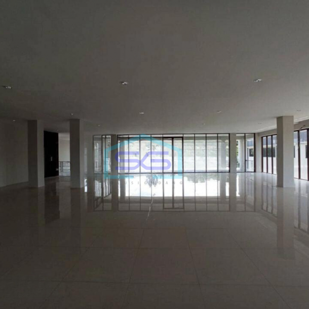 Disewa Gedung Baru 4 Lantai Lokasi Strategis Mainroad Setiabudi, Bandung-1