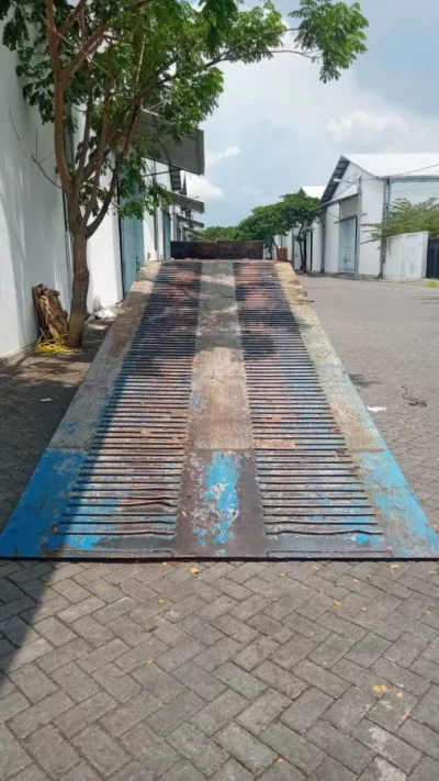 Disewakan gudang siap pakai di Margomulyo luas 3.200m2