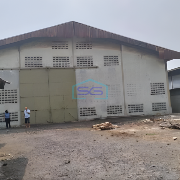 Dijual Gudang Lokasi Bebas Banjir Luas Tanah  2245 m² di Jakarta Barat-1
