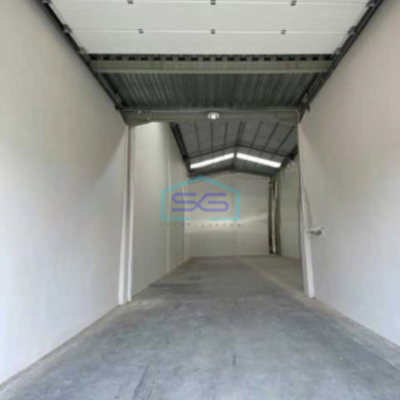 Disewakan Gudang Luas Tanah 429 m2 Lokasi Bebas Banjir di Jakarta Barat