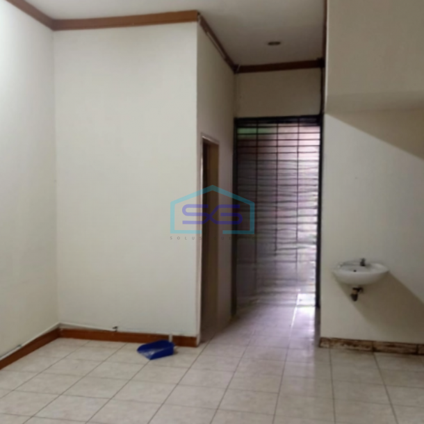 Disewakan Ruko 2 Lantai Luas Tanah 552 m² Lokasi Strategis di BKR Bandung-1