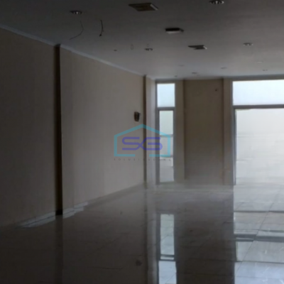 Dijual Ruko Lokasi Strategis Luas Tanah 160 m² di Holis Cigondewah Bandung-2