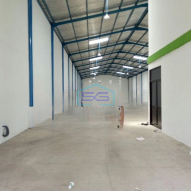 Disewakan Gudang Luas Bangunan  1850 m² di Andir Bandung-1