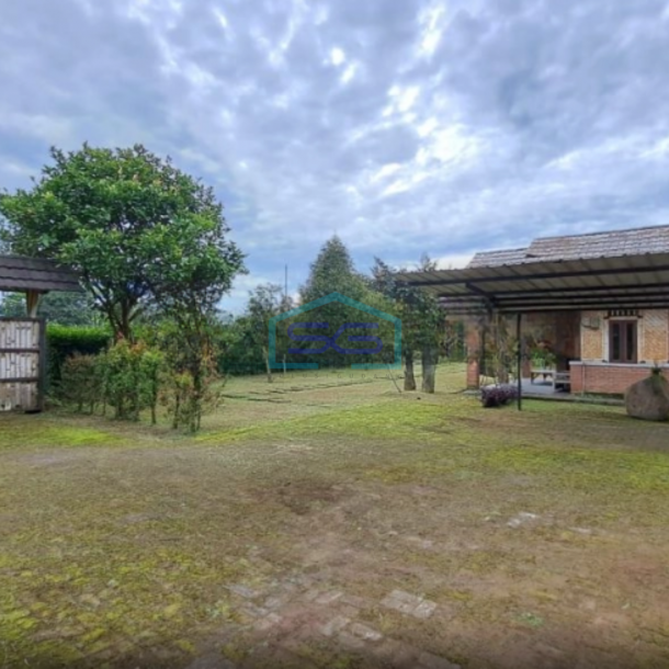 Dijual Tanah Plus Ruang Usaha Lokasi Strategis di Cicurug Sukabumi LT 27000m2-1