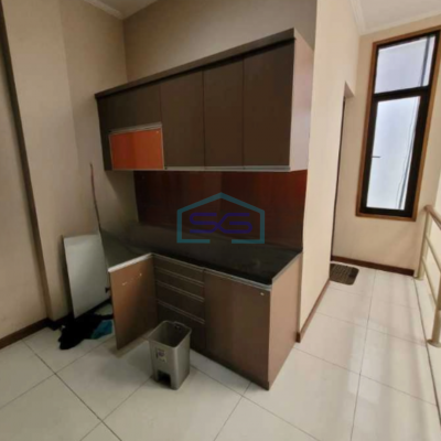 Disewakan Ruko 3 Lantai Luas Bangunan  210 m² Lokasi Setra Sari Bandung