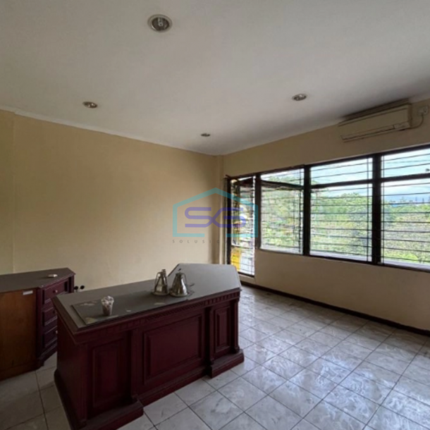 Disewakan Ruko 3 Lantai Luas Tanah 300 m² Lokasi Batununggal Bandung-4