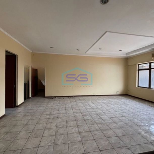 Disewakan Ruko 3 Lantai Luas Tanah 300 m² Lokasi Batununggal Bandung-3