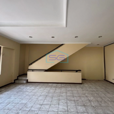 Disewakan Ruko 3 Lantai Luas Tanah 300 m² Lokasi Batununggal Bandung