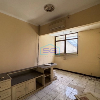 Disewakan Ruko 3 Lantai Luas Tanah 300 m² Lokasi Batununggal Bandung