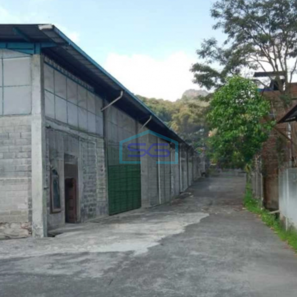 Dijual Gudang Siap Huni Luas Tanah  3435 m² Lokasi Batujajar Bandung-1