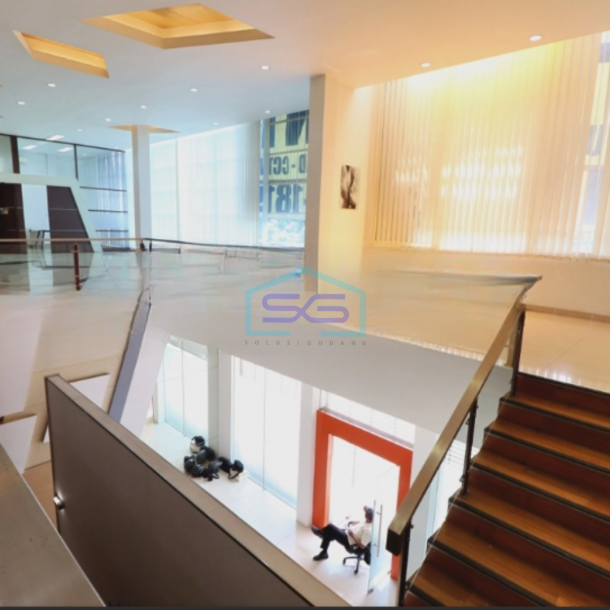 Disewakan Ruko 2 Lantai Luas Tanah 320 m² Lokasi Lengkong Bandung-1