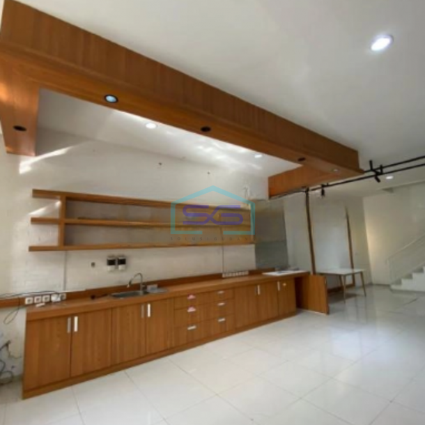 Disewakan Ruko 2 Lantai Luas Tanah 120 m² Lokasi Surya Sumantri Bandung-4