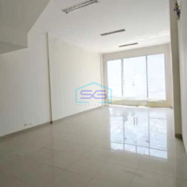 Disewakan Ruko 3 Lantai Luas Bangunan 198 m² Lokasi Summarecon Bandung-1