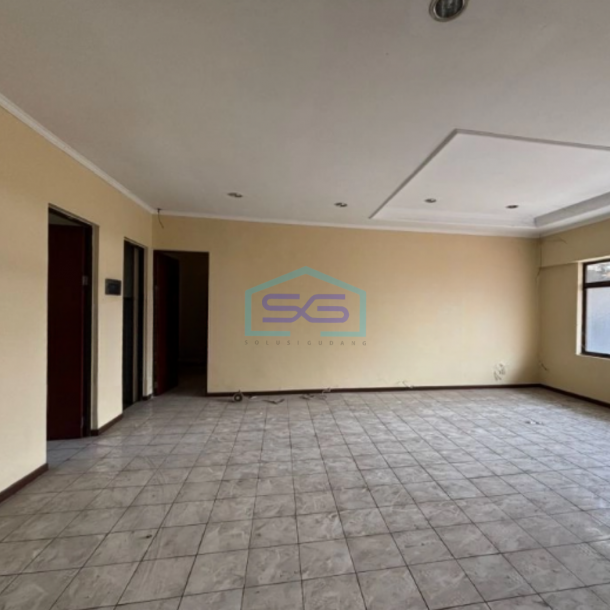 Disewakan Ruko 3 Lantai Luas Tanah  300 m² Lokasi Batununggal Bandung-1