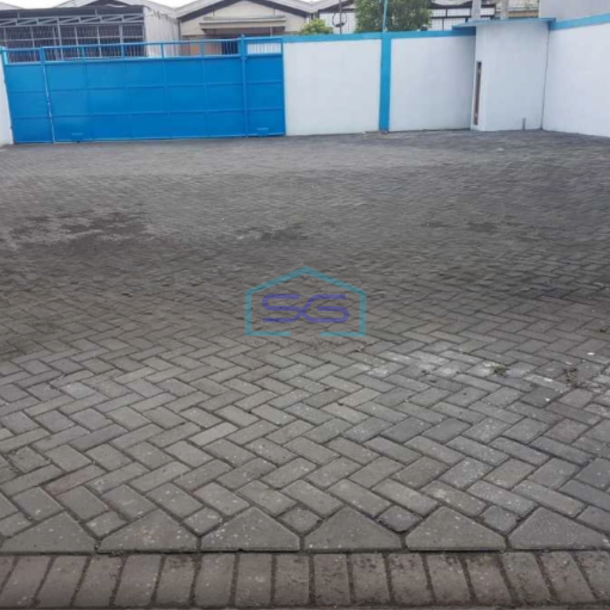 Disewakan Gudang Ada Kantor Luas Bangunan 980 m² Lokasi di Surabaya-3
