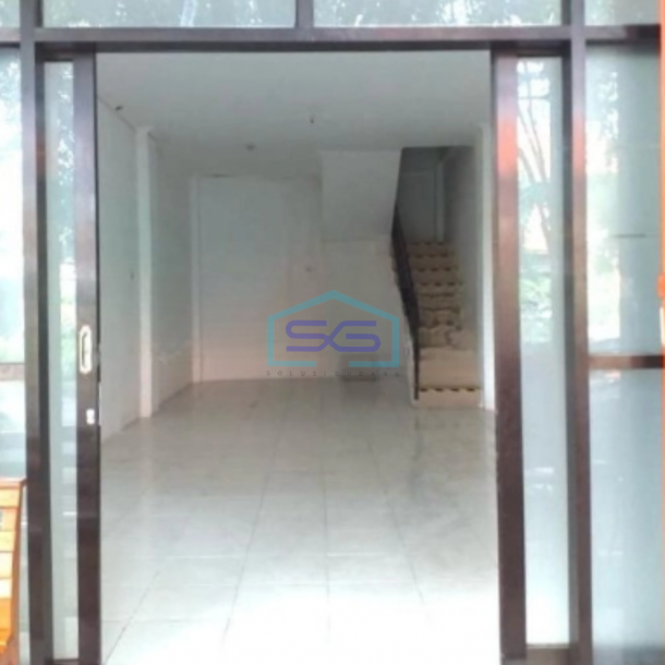 Disewakan Ruko 3 Lantai Luas Bangunan 138 m² Lokasi di Surabaya-3