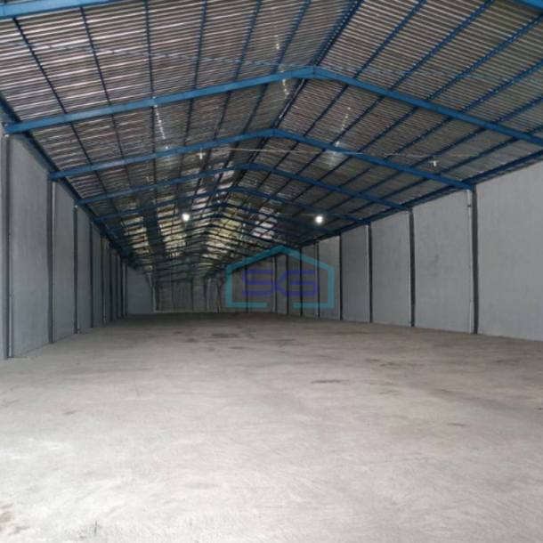 Disewakan Gudang Bagus Akses Container Luas Tanah  1825 m² di Kartosuro Solo-1