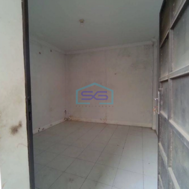 Disewakan Gudang Siap Pakai Akses Tronton di Banjarsari Solo Luas Tanah 300 m²-1