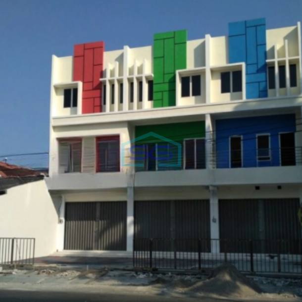 Dijual Ruko 3 Lantai Luas Bangunan  140 m² di Banyuanyar Solo-1