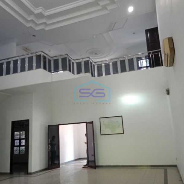 Dijual Ruang Usaha 2 Lantai Luas Bangunan 400 m² di Banjarsari Solo-2