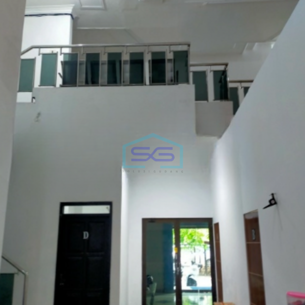 Dijual Ruang Usaha 2 Lantai Luas Bangunan 400 m² di Banjarsari Solo-1