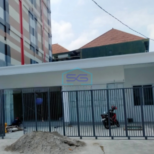 Disewakan Ruko Baru Luas Tanah 325 m² di Mangkubumen Solo-3