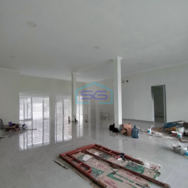Disewakan Ruko Baru Luas Tanah 325 m² di Mangkubumen Solo-2