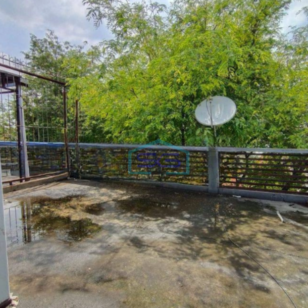 Disewakan Ruko Lokasi Strategis Luas Bangunan  148 m² di Slamet Riyadi Solo-2