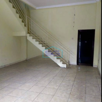 Disewakan Ruko Lokasi Strategis 3 lantai di Manahan Solo