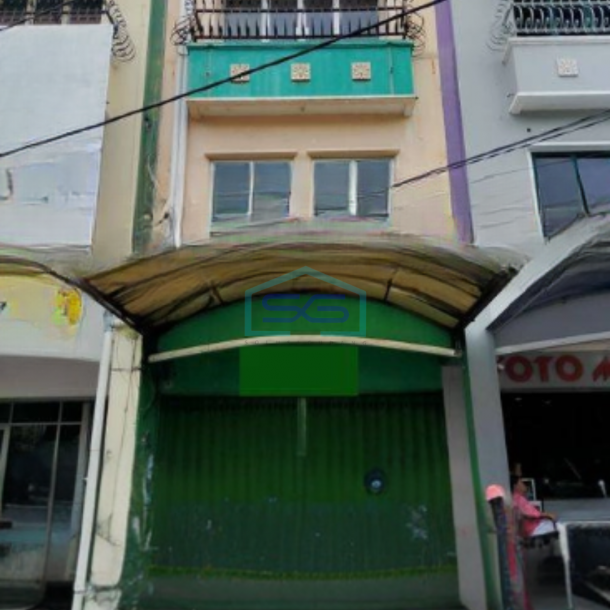 Disewakan Ruko 3 Lantai Siap Pakai  di Serengan Solo Luas Tanah 144 m² Harga Bisa Nego-1