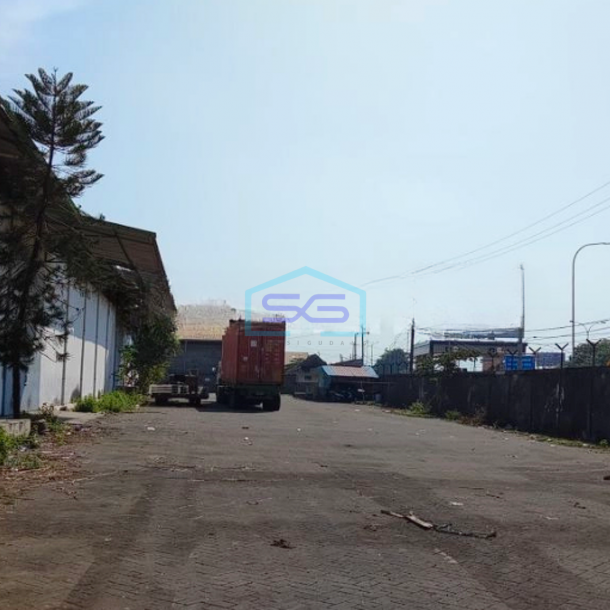 Disewakan Gudang Luas Bangunan 3900m2 SHM Terdiri Atas 3 Bagian Bangunan di Makassar-1