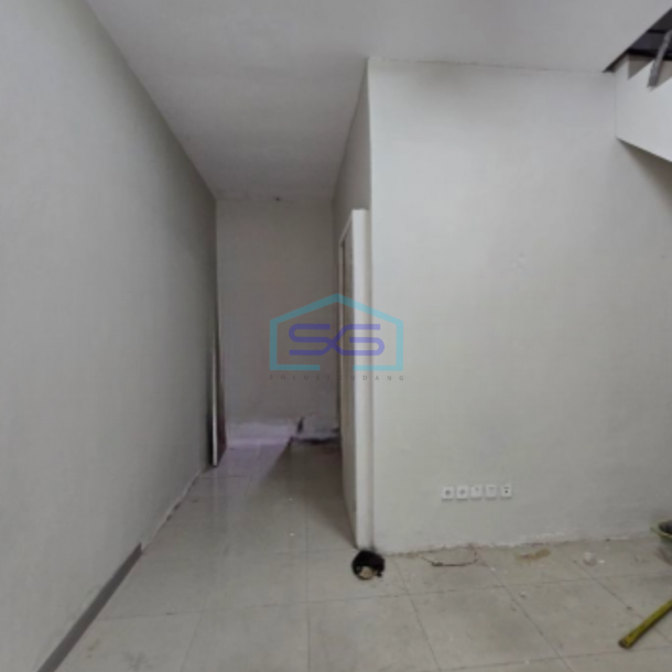 Disewakan Ruko 3 Lantai Luas Bangunan  222 m² Lokasi Candisari Semarang-1