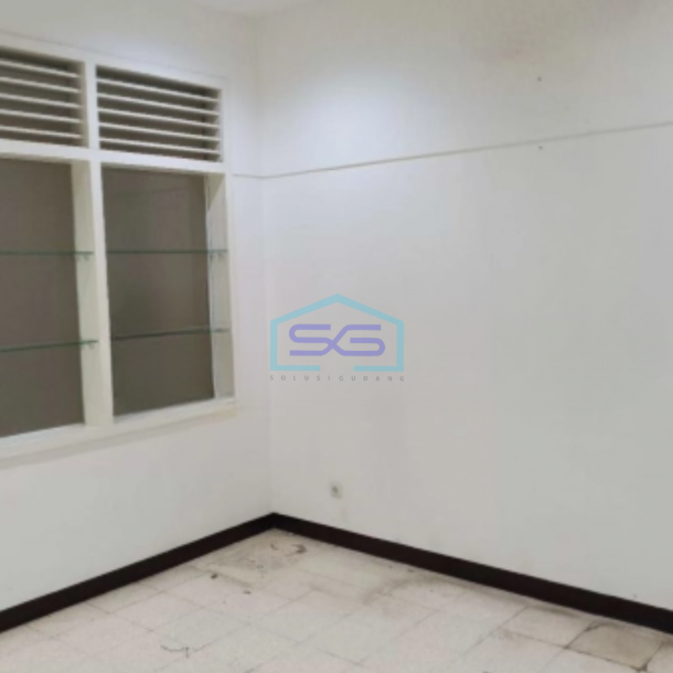 Disewakan Ruko Lokasi Semarang 2 Lantai Luas Tanah 180 m²-2