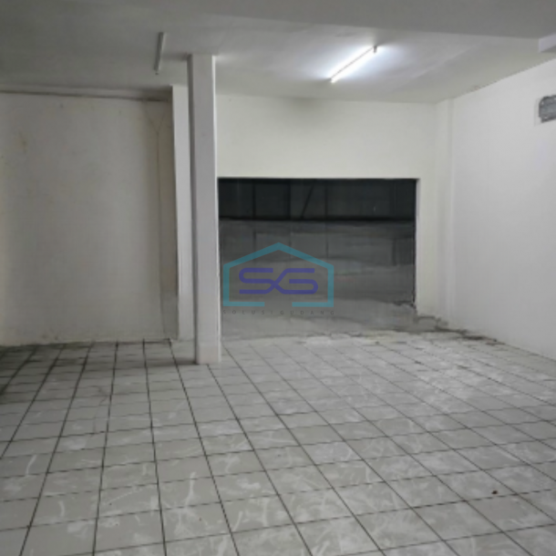 Disewakan Ruko 2 Lantai Luas Tanah 417 m² Lokasi Semarang-2