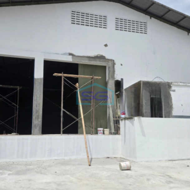 Disewakan Gudang Lokasi Bebas Banjir Luas Bangunan  820 m² di Ngaliyan Semarang-4