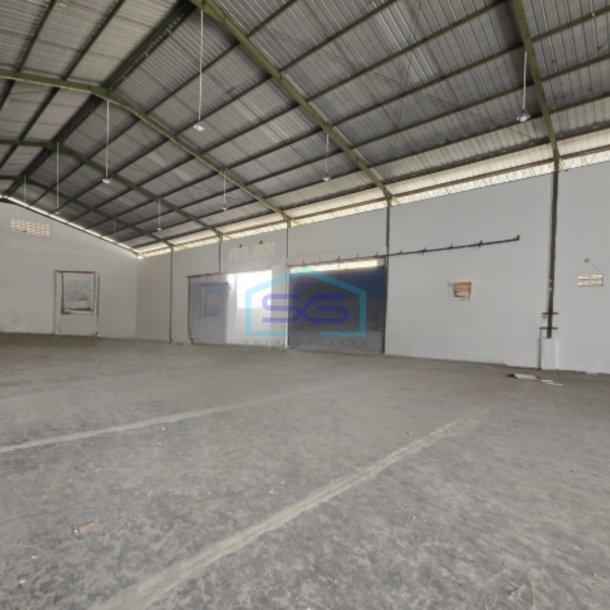 Disewakan Gudang Lokasi Bebas Banjir Luas Bangunan  820 m² di Ngaliyan Semarang-2