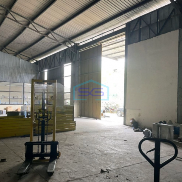 Disewakan Pabrik Lokasi Strategis Luas Bangunan  10500 m² di Bawean Semarang-1