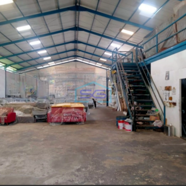 Dijual Gudang Lokasi Strategis Luas Bangunan  1500 m² di Ngaliyan Semarang-2