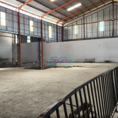 Disewakan Gudang Terdapat Loading Dock Siap Pakai di Semarang Barat